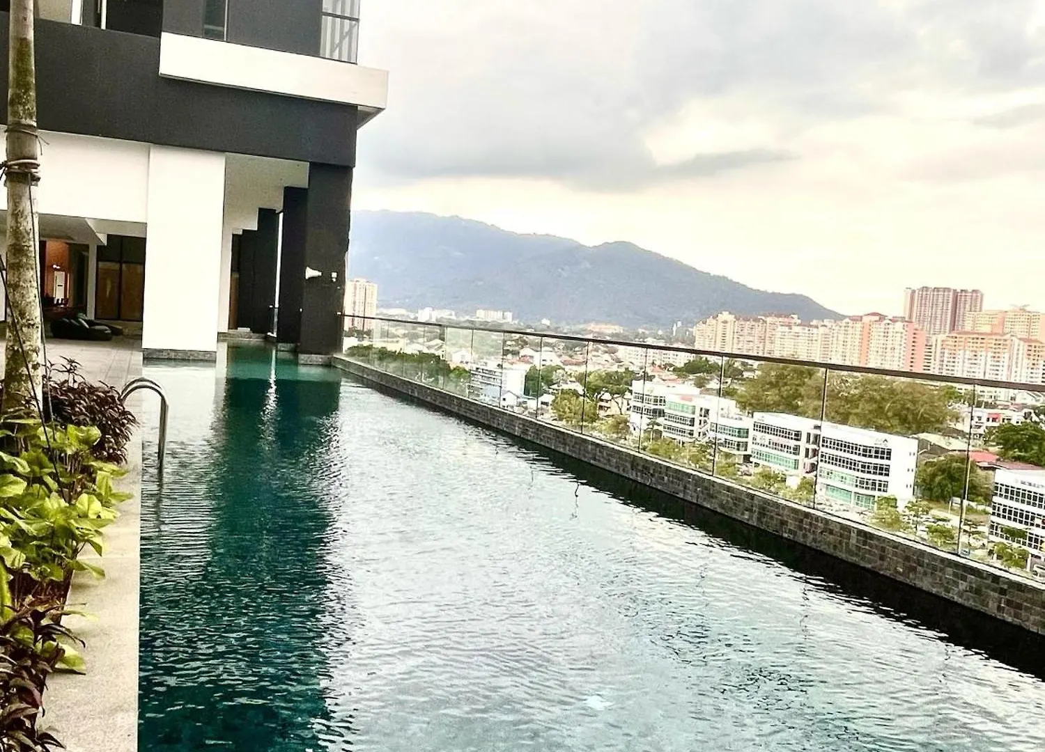 Georgetown Childroom Seaview & Cityview Infinity Pool With 2 Carpark Jelutong