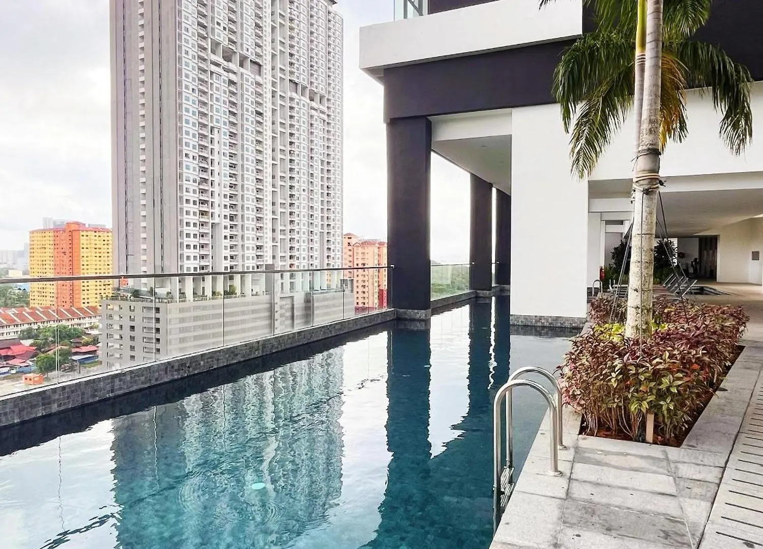 Aparthotel Georgetown Childroom Seaview & Cityview Infinity Pool With 2 Carpark Jelutong
